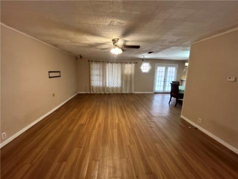 809 Harvill Street Freer TX 78357