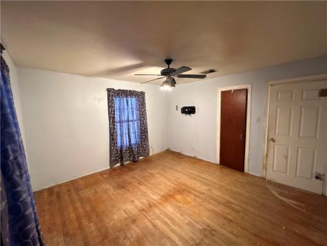 809 Harvill Street Freer TX 78357