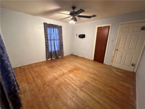 809 Harvill Street Freer TX 78357