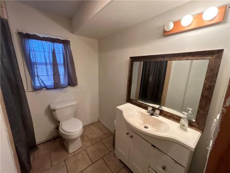 809 Harvill Street Freer TX 78357