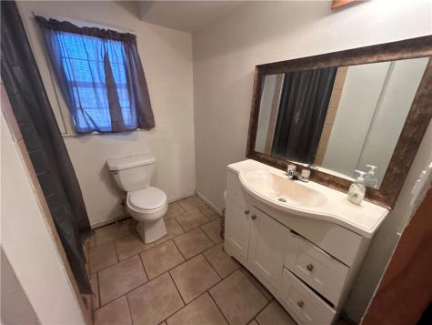 809 Harvill Street Freer TX 78357
