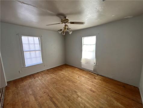 809 Harvill Street Freer TX 78357