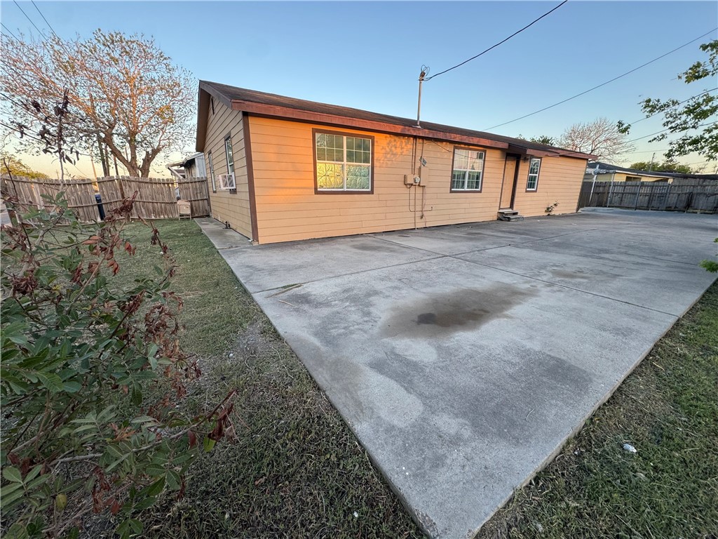 4702 Molina Drive Corpus Christi TX 78416
