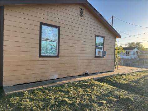 4702 Molina Drive Corpus Christi TX 78416