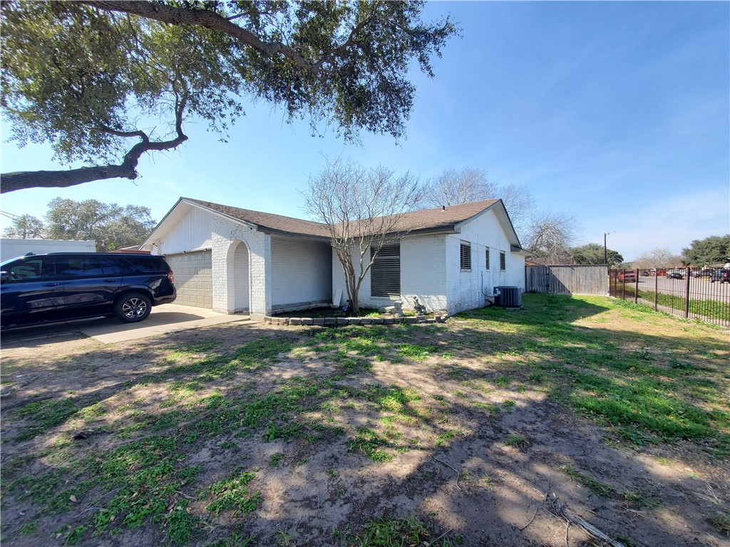 1901 Thames Drive Corpus Christi TX 78412