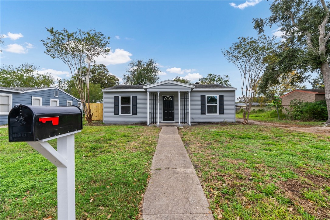 1205 Cambridge Drive Corpus Christi TX 78404