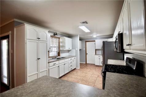 843 W H Avenue Kingsville TX 78363