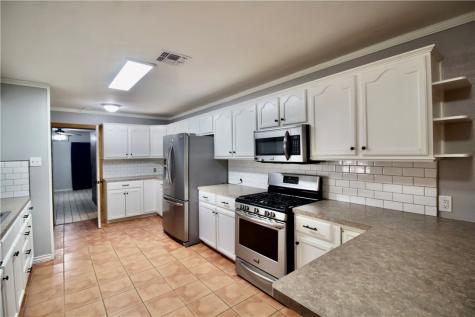 843 W H Avenue Kingsville TX 78363