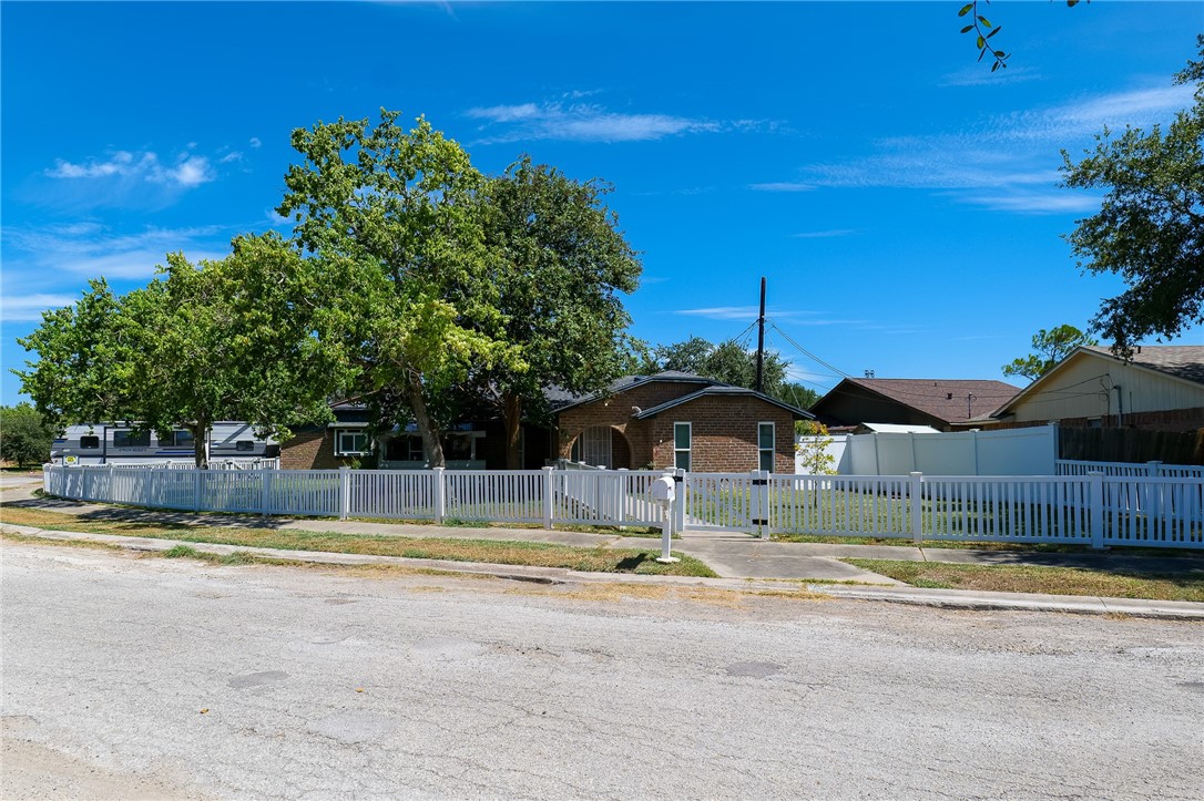 4913 Creekbend Corpus Christi TX 78413