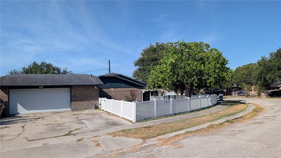 4913 Creekbend Corpus Christi TX 78413