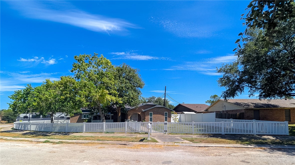 4913 Creekbend Corpus Christi TX 78413