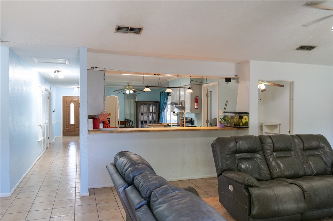 4913 Creekbend Corpus Christi TX 78413