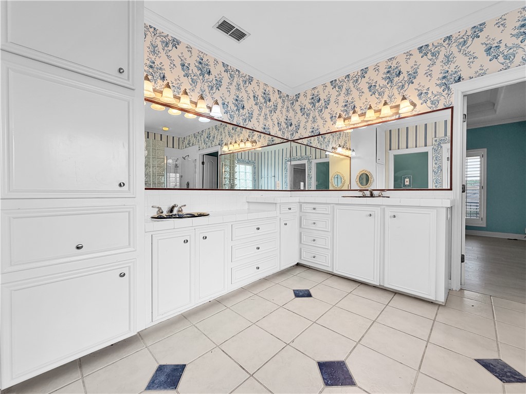 4502 Thoreau Corpus Christi TX 78410