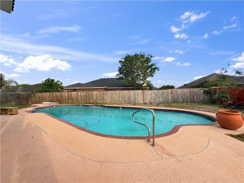 4502 Thoreau Corpus Christi TX 78410