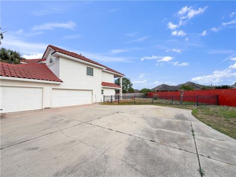 4502 Thoreau Corpus Christi TX 78410