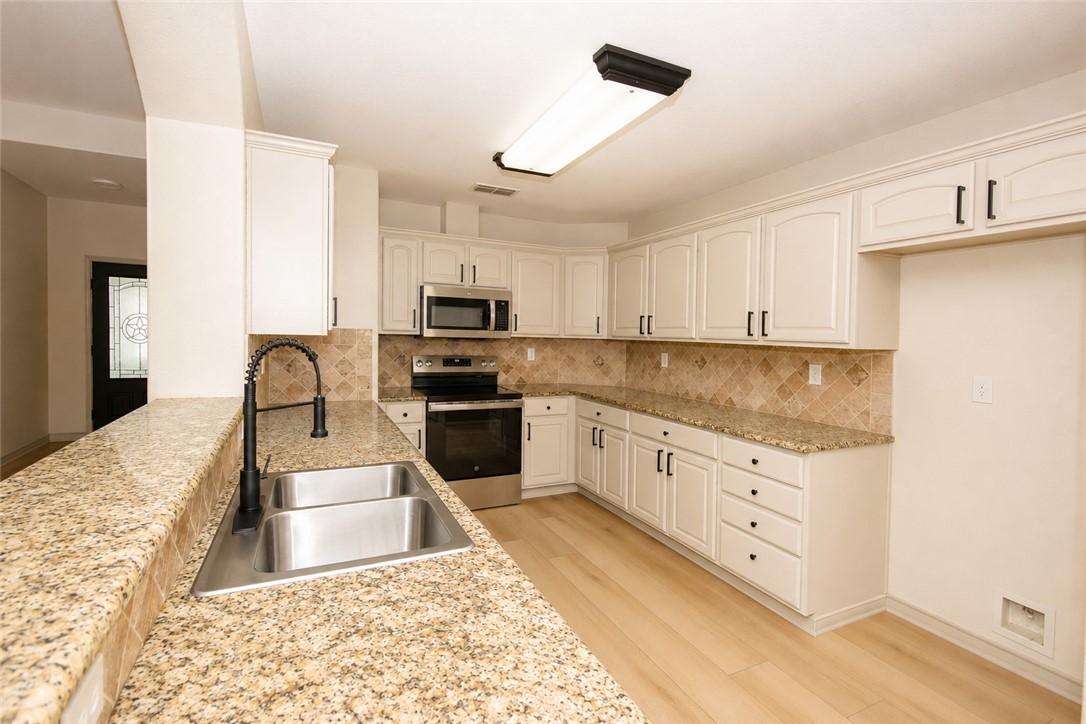 10302 Hill Country Corpus Christi TX 78410