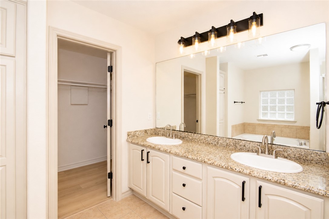 10302 Hill Country Corpus Christi TX 78410
