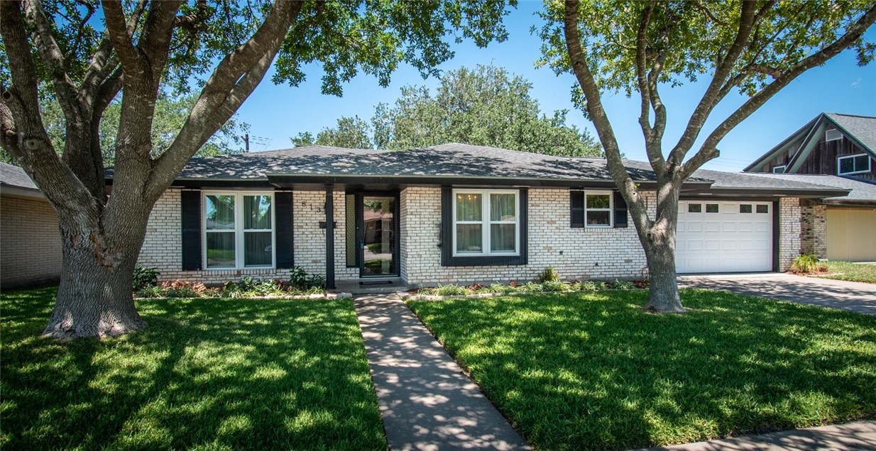 813 S 18th Street Kingsville TX 78363