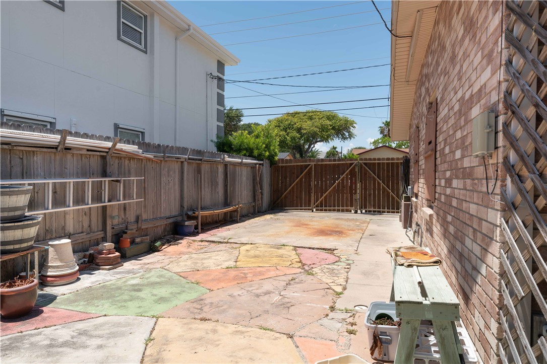 3313 Laguna Shores Corpus Christi TX 78418
