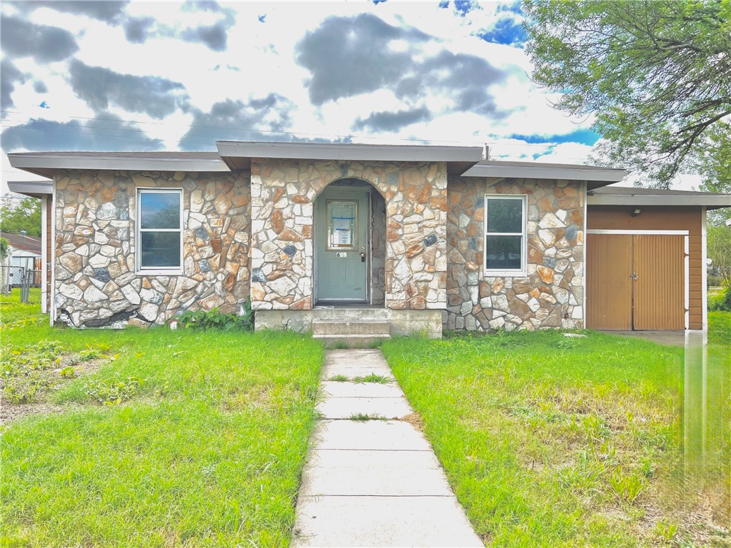 609 S Lantana Drive Kingsville TX 78363