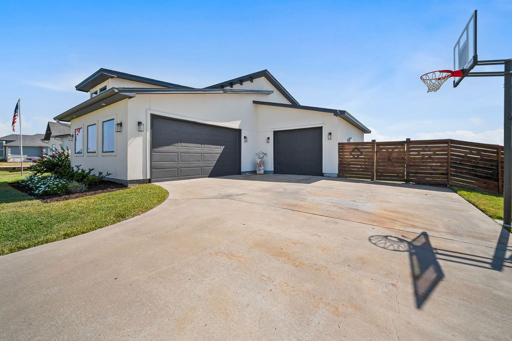 2326 Loxley Drive Corpus Christi TX 78415