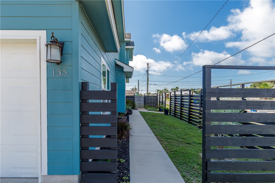 135 10th Street Port Aransas TX 78373