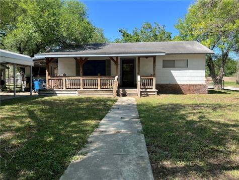 604 SW 9th Street Premont TX 78375