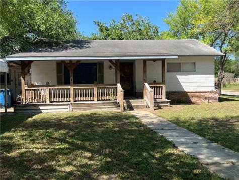 604 SW 9th Street Premont TX 78375