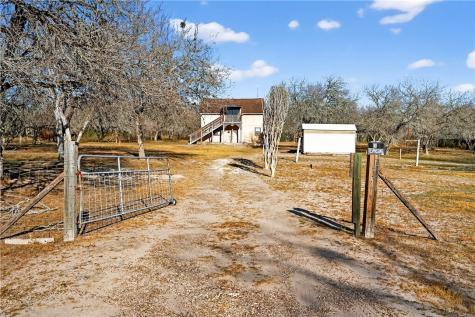 5752 Mockingbird Lane Mathis TX 78368