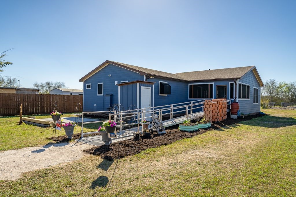 277 S County Road 307 Orange Grove TX 78372