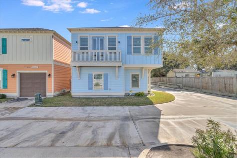 305 Sailhouse Way Rockport TX 78382