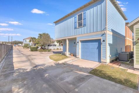 305 Sailhouse Way Rockport TX 78382