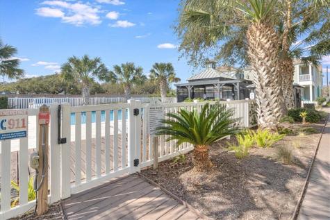 305 Sailhouse Way Rockport TX 78382
