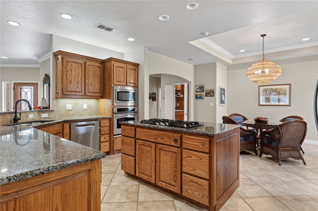 6 Saint Andrews Place Rockport TX 78382