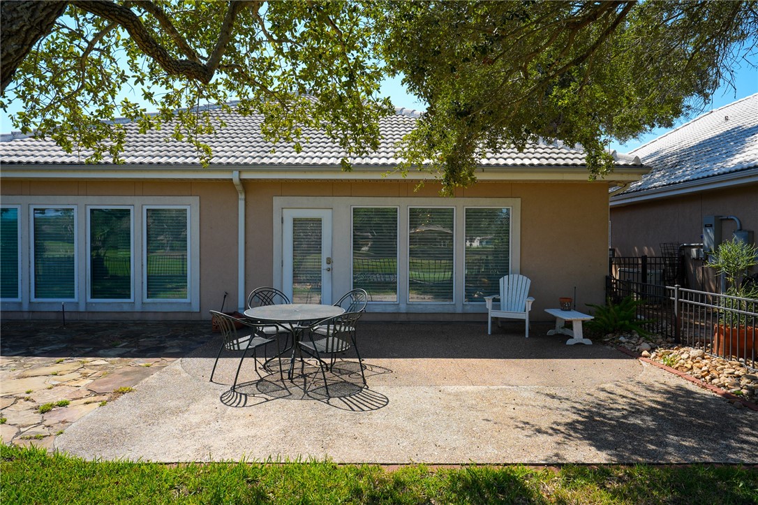 6 Saint Andrews Place Rockport TX 78382