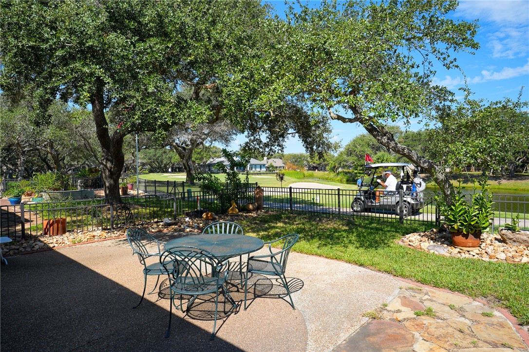 6 Saint Andrews Place Rockport TX 78382
