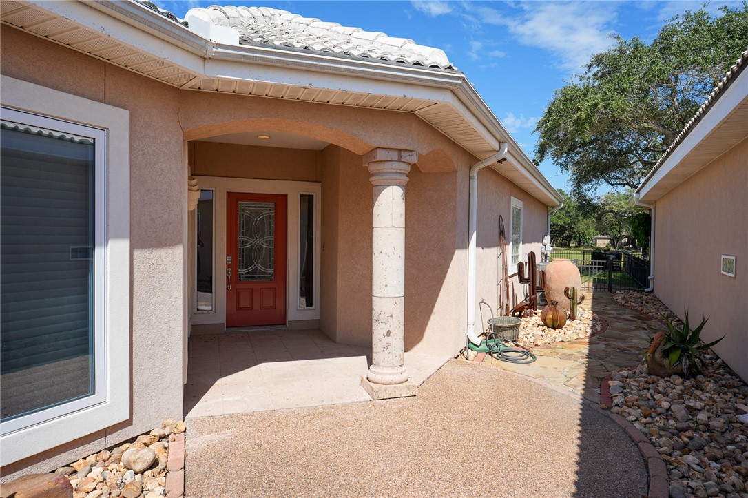 6 Saint Andrews Place Rockport TX 78382