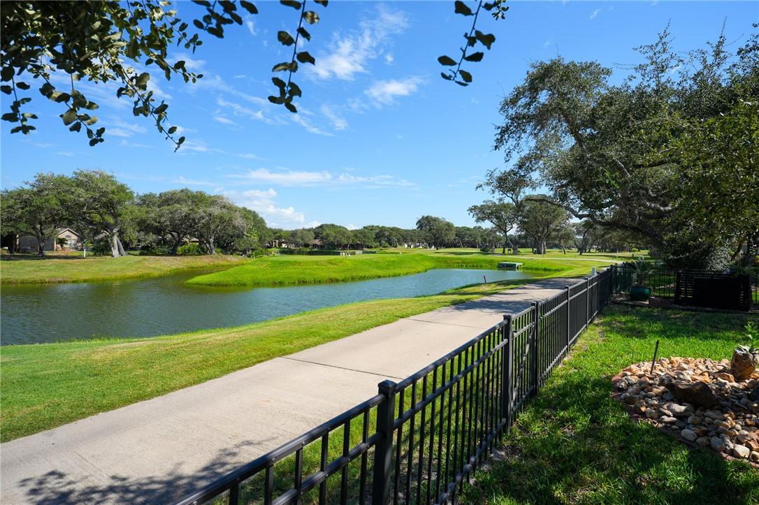 6 Saint Andrews Place Rockport TX 78382