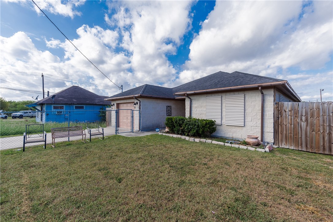 903 Mynier Street Robstown TX 78380