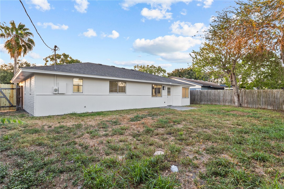 5718 Crestgrove Drive Corpus Christi TX 78415