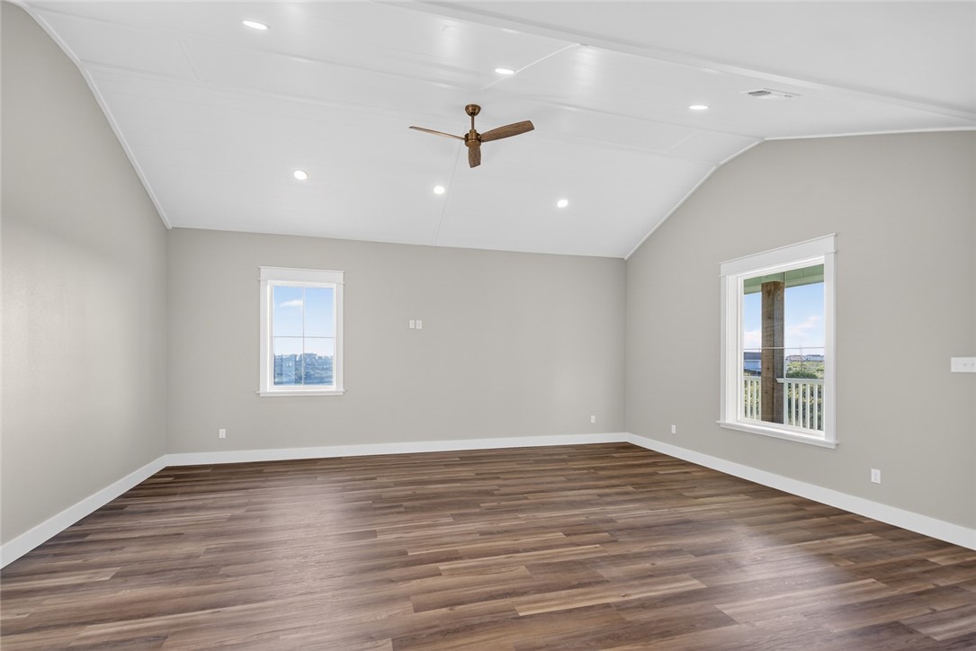 130 W Glen Oak Rockport TX 78382