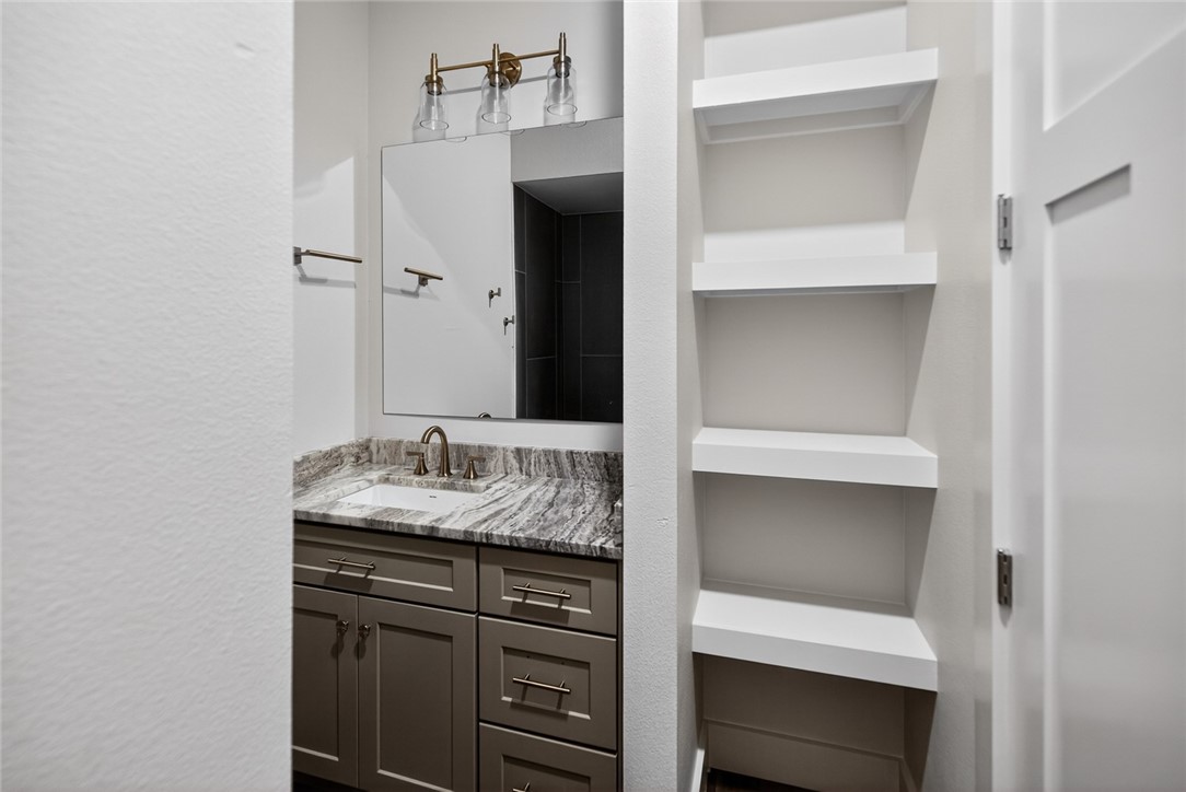 130 W Glen Oak Rockport TX 78382