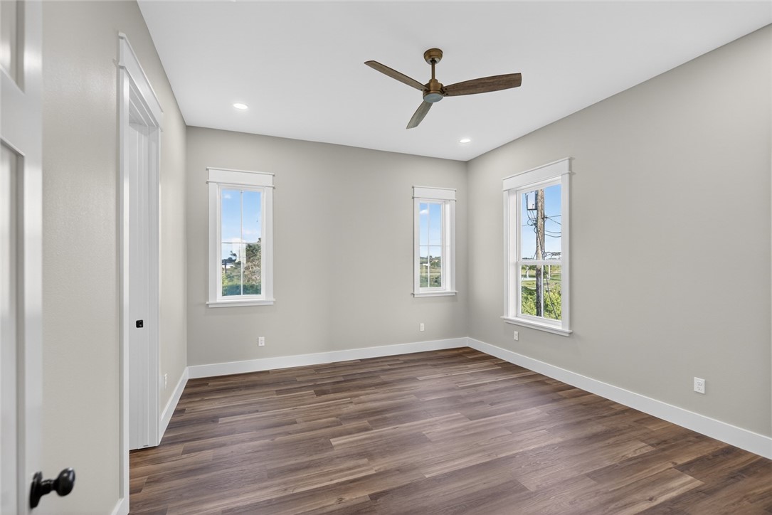 130 W Glen Oak Rockport TX 78382