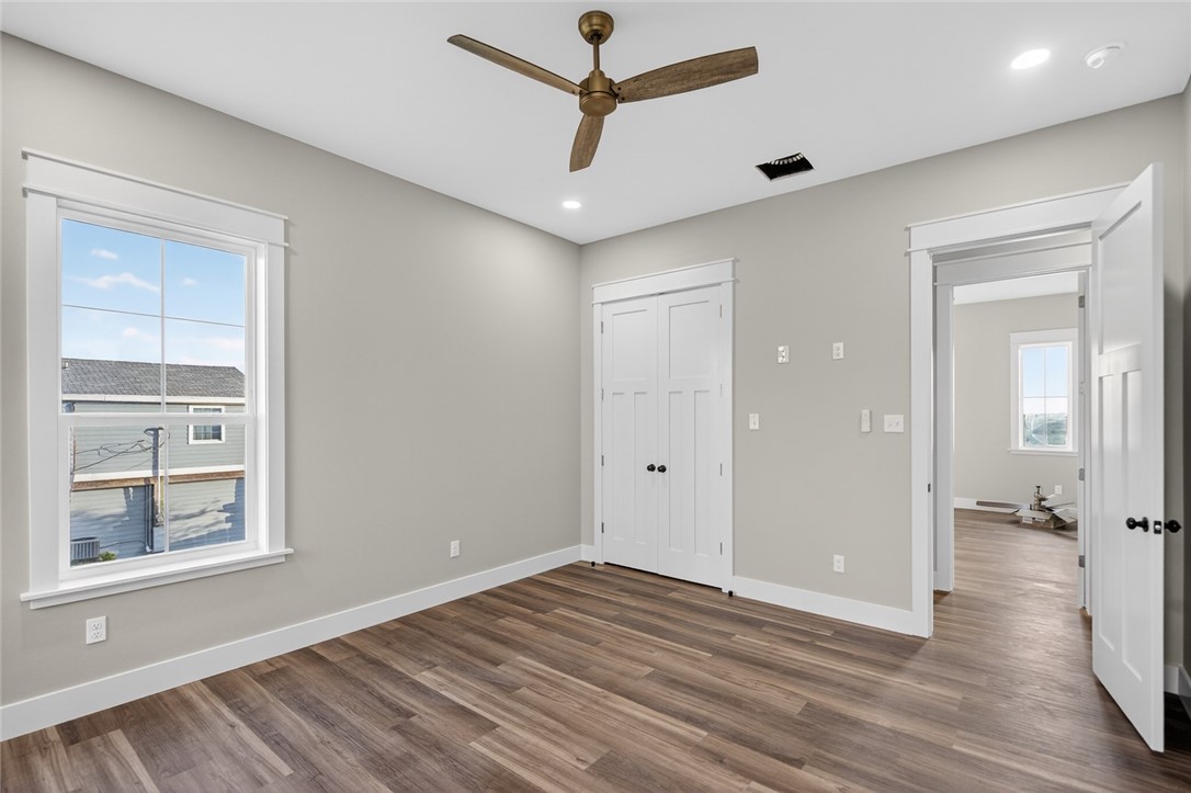 130 W Glen Oak Rockport TX 78382