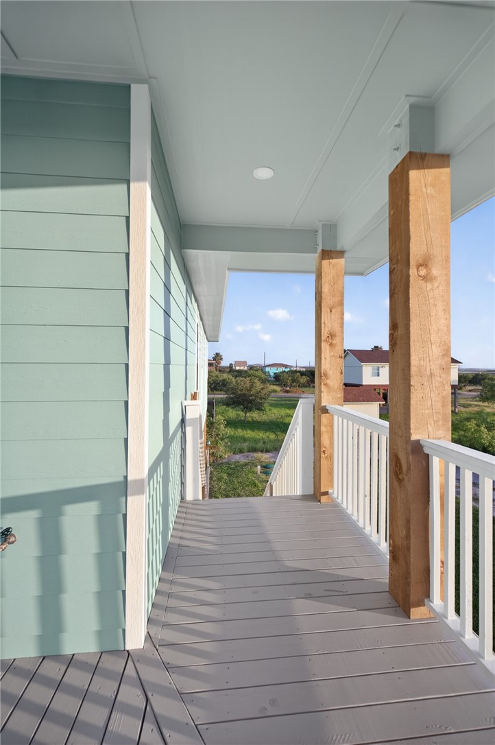 130 W Glen Oak Rockport TX 78382