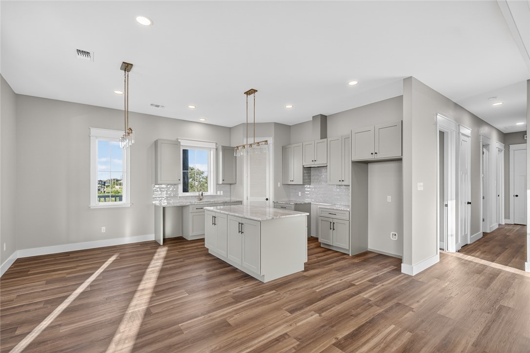 130 W Glen Oak Rockport TX 78382
