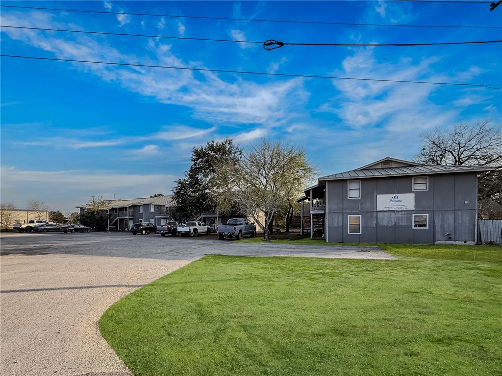 1870 King David Three Rivers TX 78071