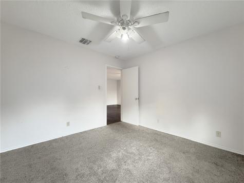 1870 King David Three Rivers TX 78071