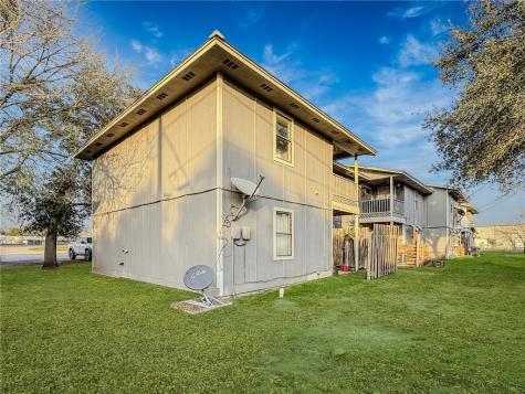 1870 King David Three Rivers TX 78071