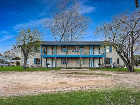 1870 King David Three Rivers TX 78071